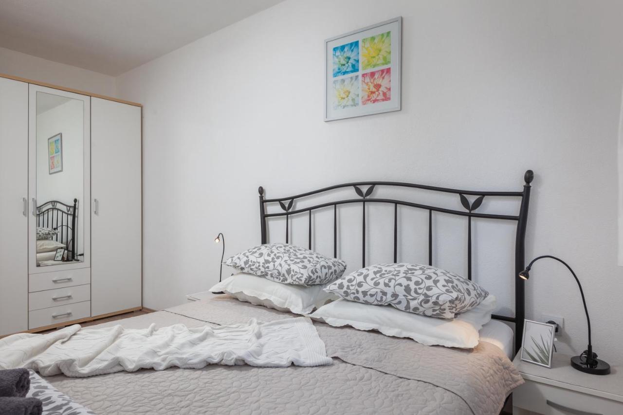 Sea View Ela Apartments Podgora Exterior photo
